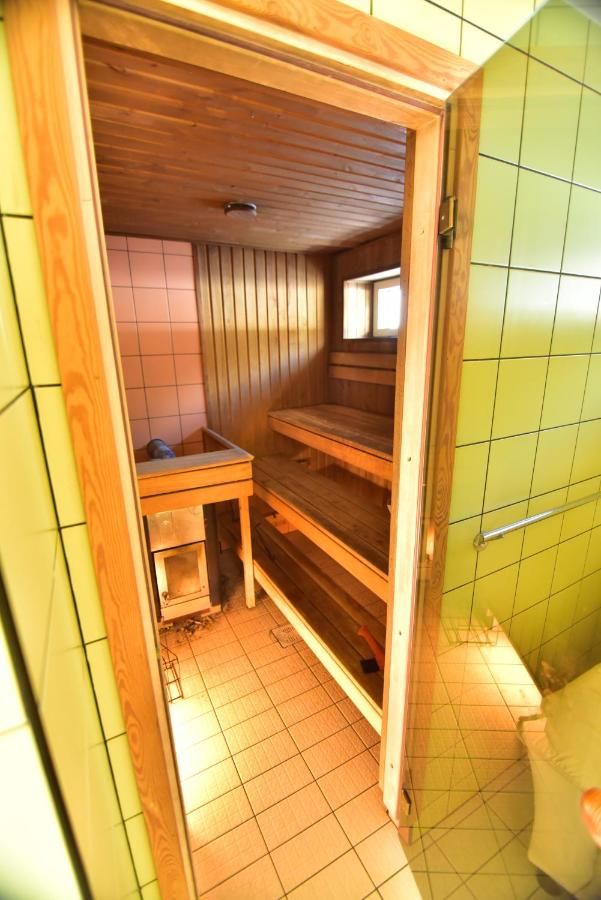 Дома для отпуска A Pine-House of Green with wood-heated sauna Таллин-29